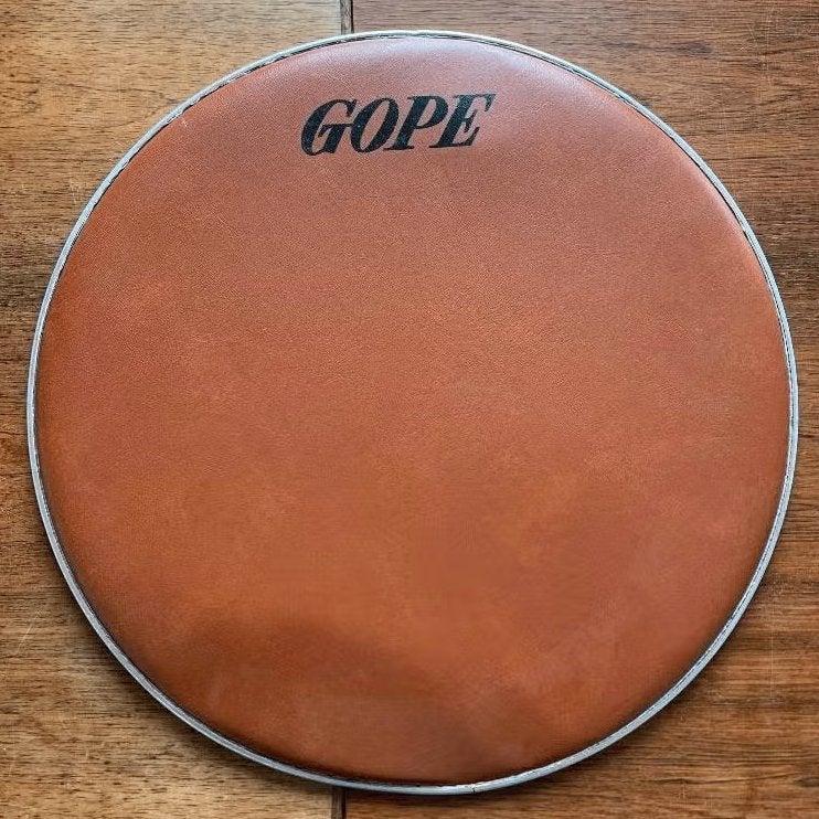 Dubbel synthetisch drumvel, vel, skin drum; Gope; 42 cm door, Muziek en Instrumenten, Ophalen of Verzenden, Zo goed als nieuw