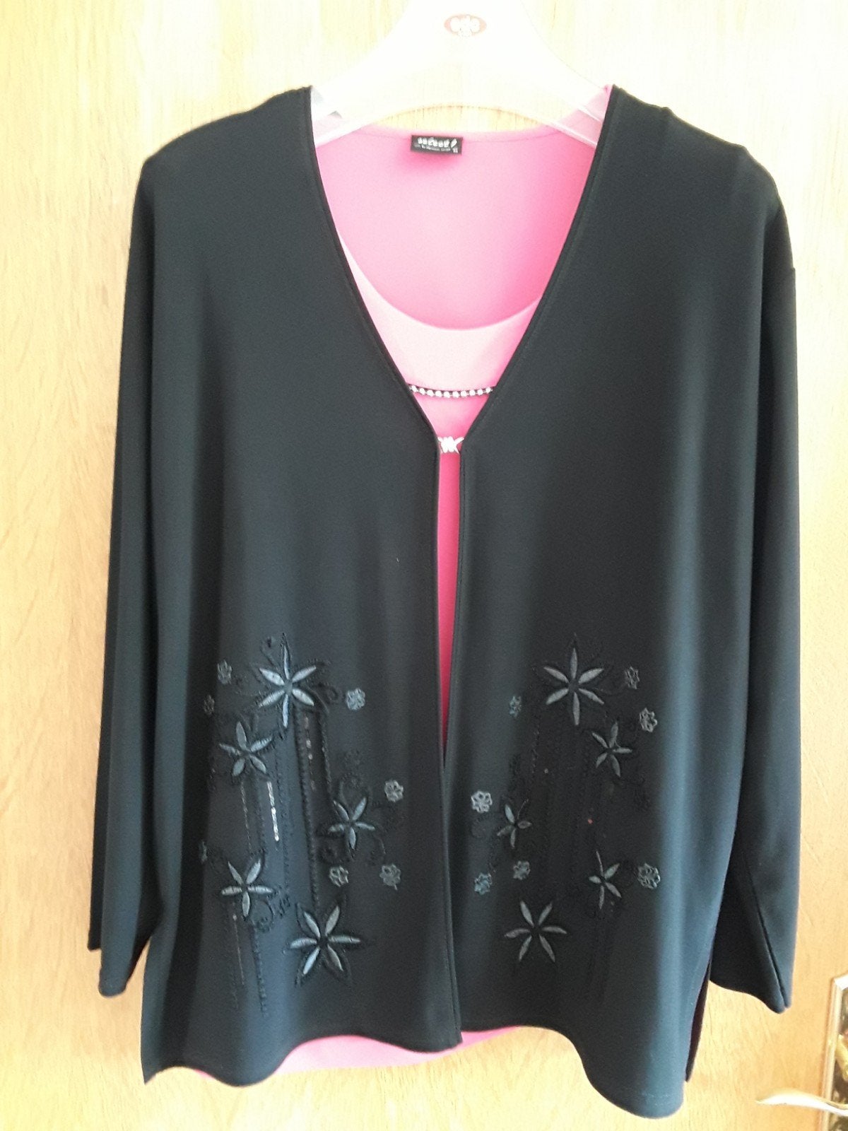 vestje zwart met roze top Hermann Lange, Hermann Lange, Ophalen of Verzenden, Zo goed als nieuw, Zwart