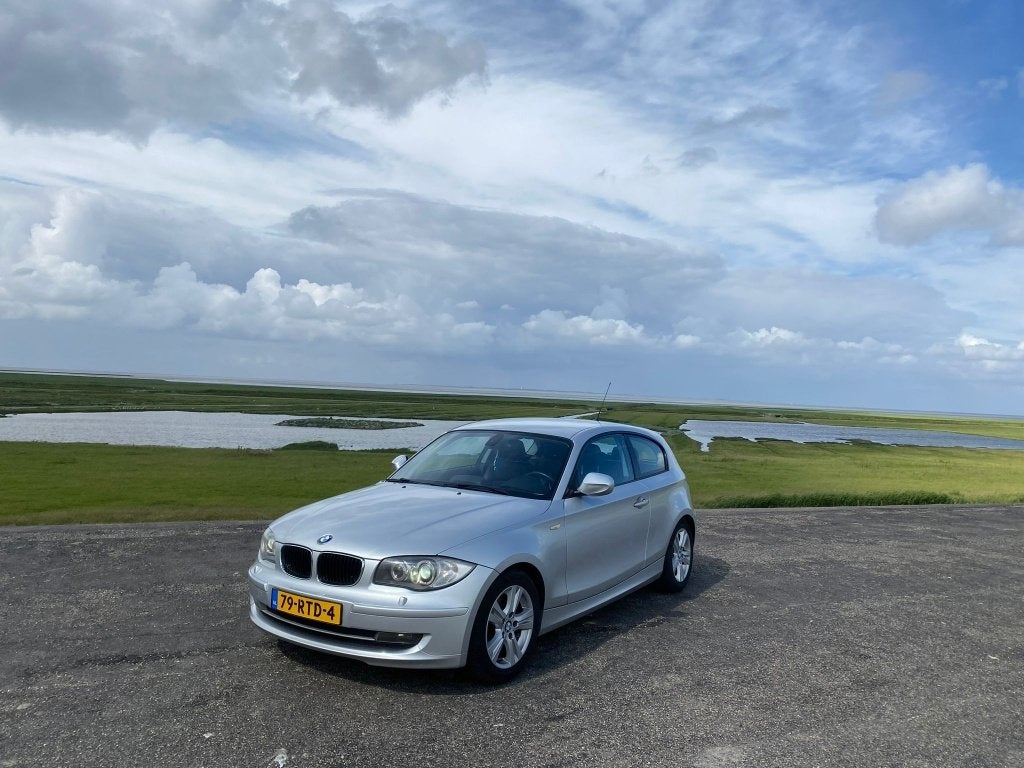 BMW 1 serie met schade, Auto diversen, Schadeauto's, Ophalen, 1995 cc, Handgeschakeld, Zilver of Grijs