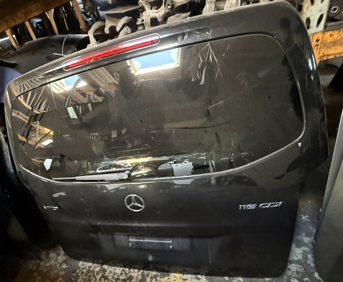 Achterklep Mercedes vito w447 met ruitenwisser en raam, Gebruikt, Ophalen of Verzenden, Achter, -