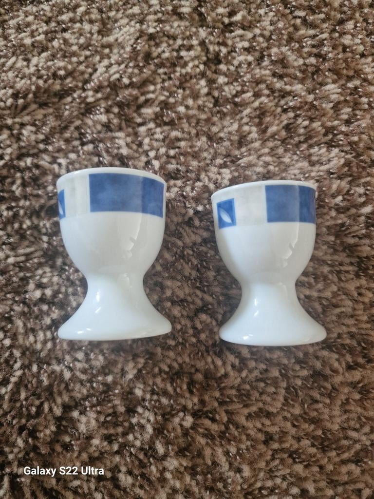 2 eierdopjes en een pan onderzetter, Ophalen of Verzenden, Porselein