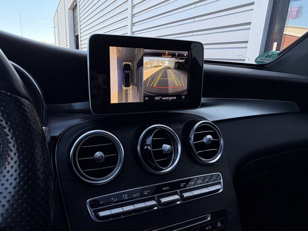 Mercedes-Benz GLC Coupé 250 4MATIC AMG Schuifdak|360Camera|, Gebruikt, 4 cilinders, Met garantie (alle), Zwart