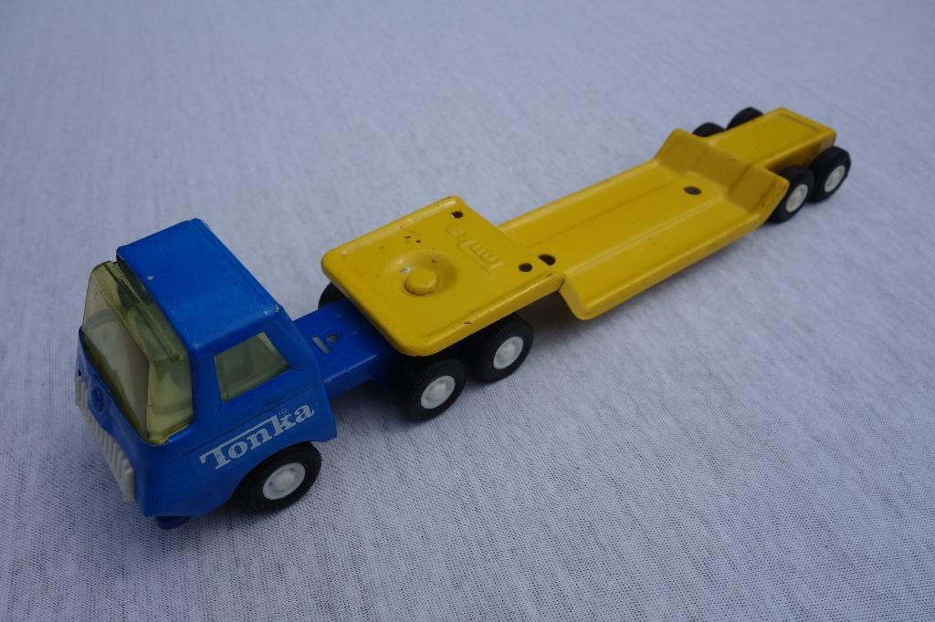 Metalen truck met oplegger Tonka, Kinderen en Baby's, Speelgoed | Speelgoedvoertuigen, Ophalen of Verzenden, Zo goed als nieuw
