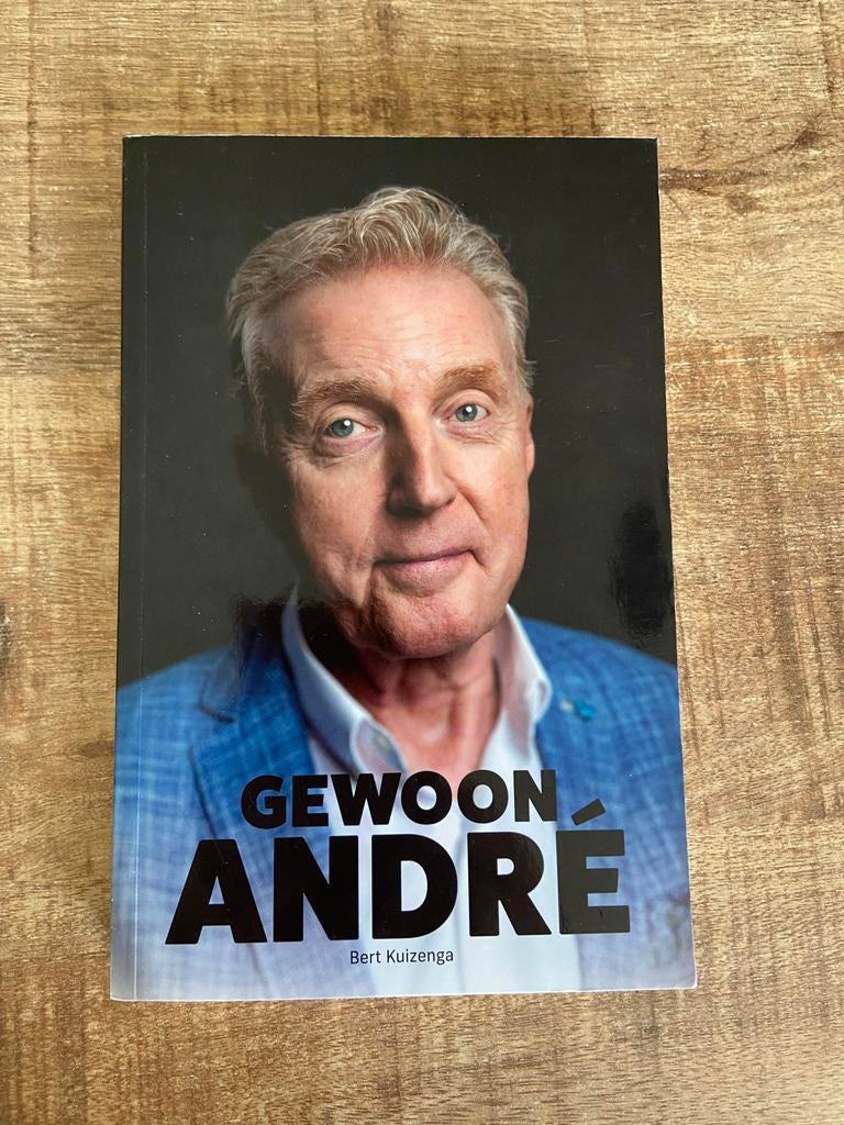 Gewoon André - Biografie van André van Duin, Ophalen of Verzenden, Zo goed als nieuw, Verhalen