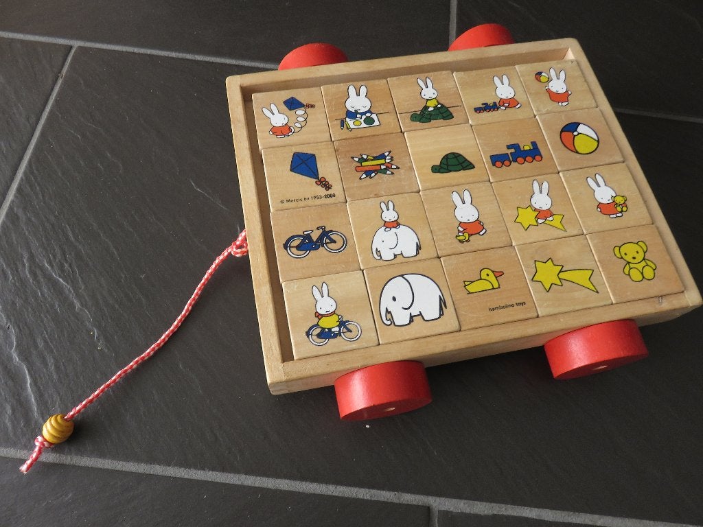 Nijntje blokkenkar met 20 blokken, tevens memory spel., Kinderen en Baby's, Speelgoed | Houten speelgoed, Ophalen of Verzenden