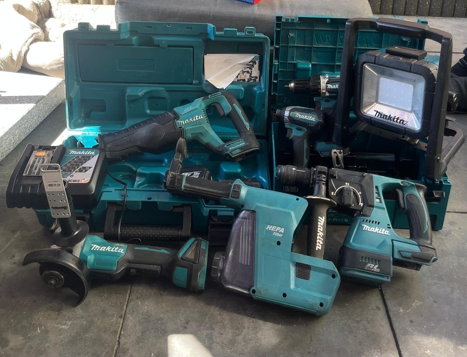 Makita 18 v set met diverse machines en accessoires, Ophalen, Gebruikt