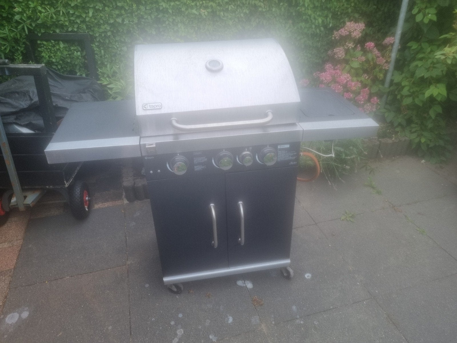 Gebruikte gasbarbecue met 4 branders en zijbrander + gasfles, Ophalen, Gebruikt, Onbekend