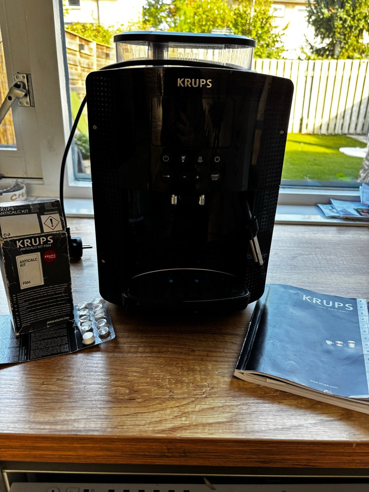 Krups volautomatische espressomachine EA815, Afneembaar waterreservoir, Espresso apparaat, Zo goed als nieuw, 2 tot 4 kopjes