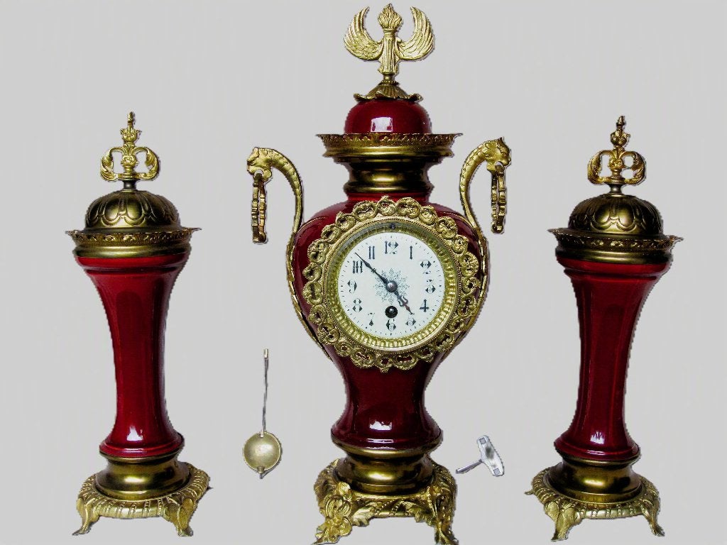 Antieke schouwklok in rood porselein, Antiek en Kunst, Ophalen