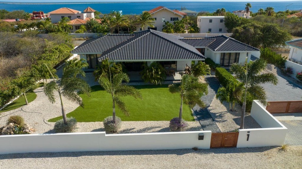 Villa op te koop | for sale Crown Park 1 -Bonaire Kralendijk, Huizen en Kamers, Buitenland, Bonaire, Woonhuis, Verkoop zonder makelaar
