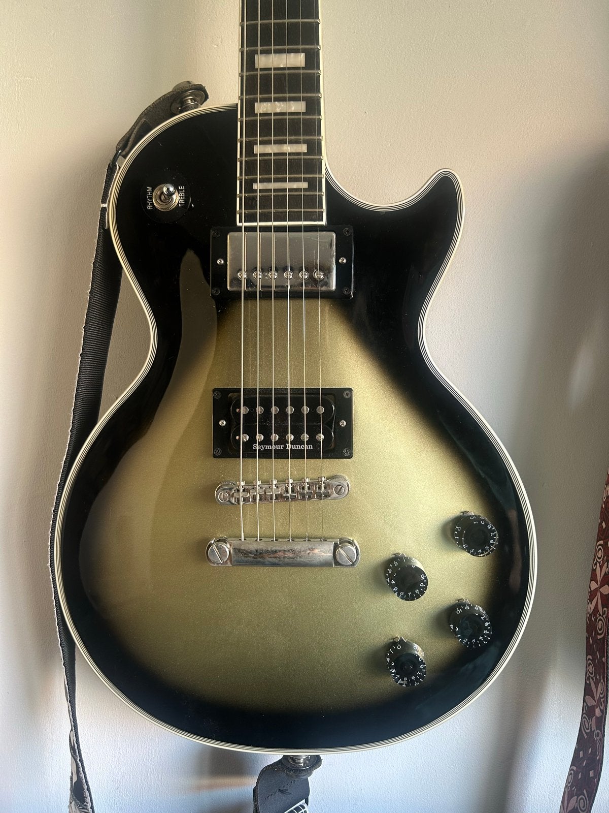 Epiphone Les Paul Custom Adam Jones Art Collection, Muziek en Instrumenten, Snaarinstrumenten | Gitaren | Elektrisch, Ophalen