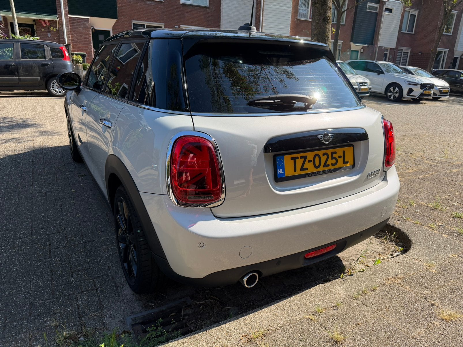 Mini 5-deurs (f55) 1.5 136pk 2018 licht grijs, Voorwielaandrijving, 136 pk, 1165 kg, Wit