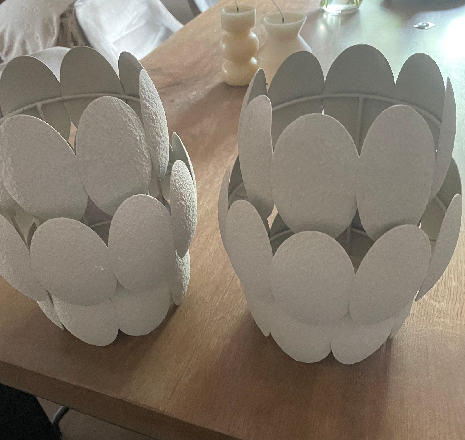 2 mooie windlichten van metaal  kleur zandkleurig, Ophalen of Verzenden, Zo goed als nieuw, Metaal