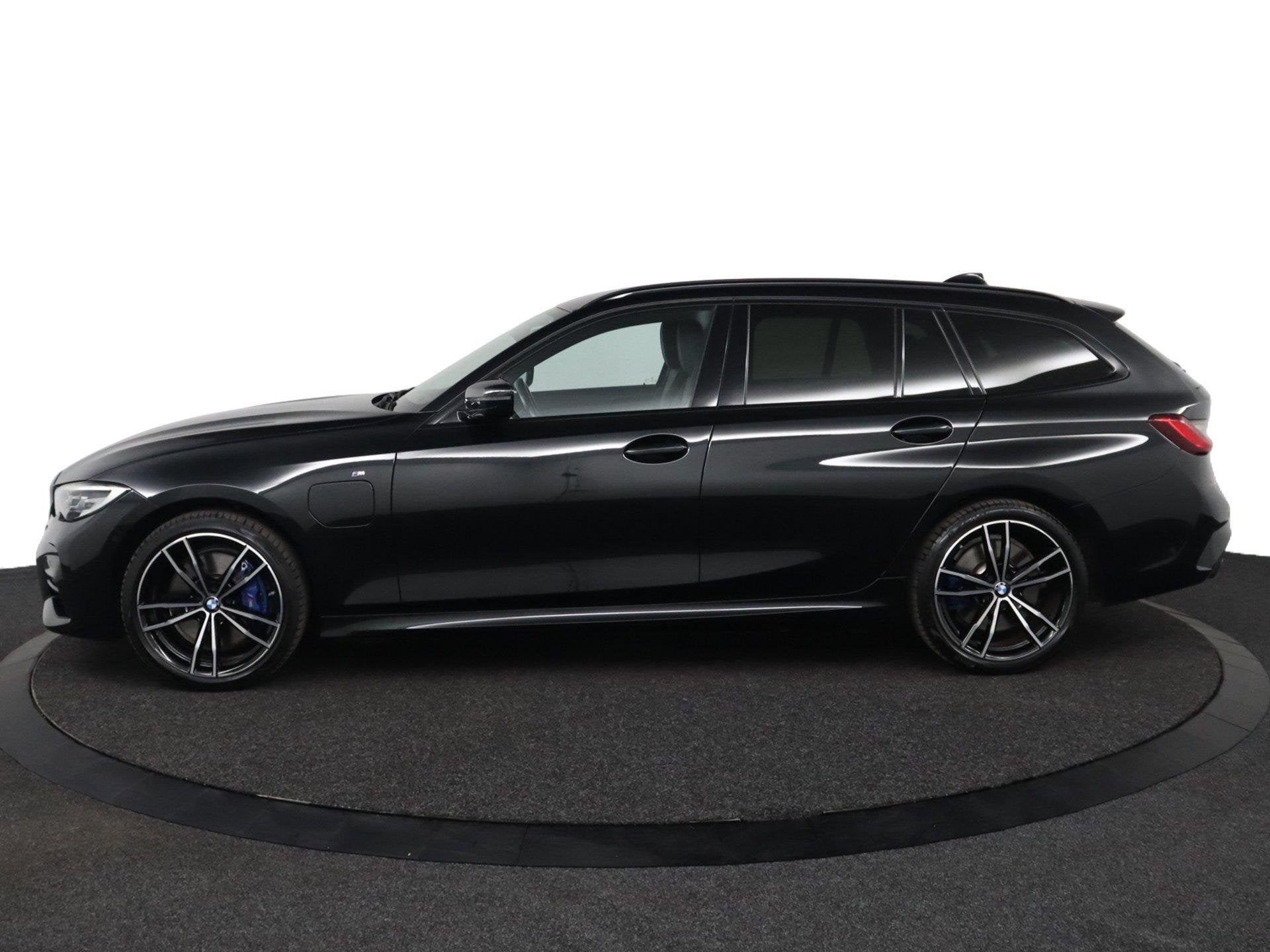 BMW 3-serie Touring 330e High Executive M-Sport |DOH|HUD|Har, 1998 cc, Achterwielaandrijving, Gebruikt, Euro 6
