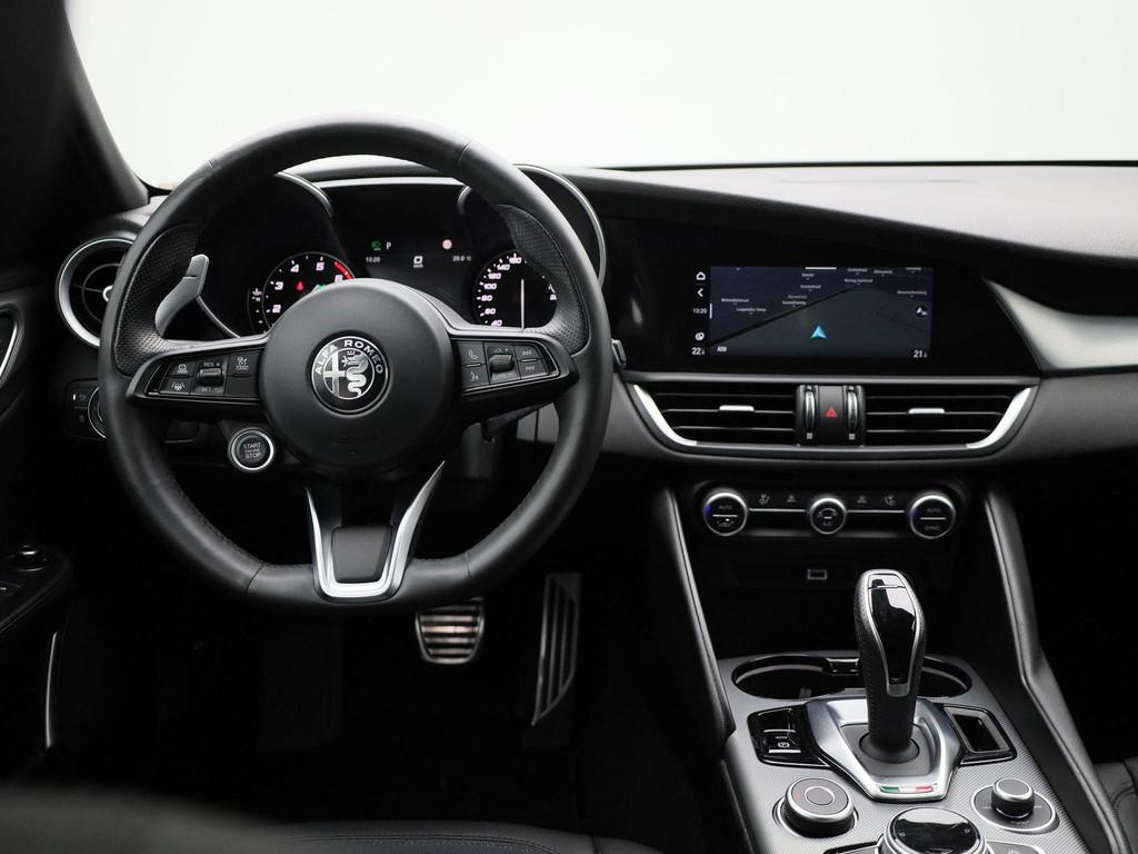Alfa Romeo Giulia 2.0T Sprint | AUTOMAAT | APPLE CARPLAY | A, Achterwielaandrijving, Euro 6, Leder en Stof, Zwart