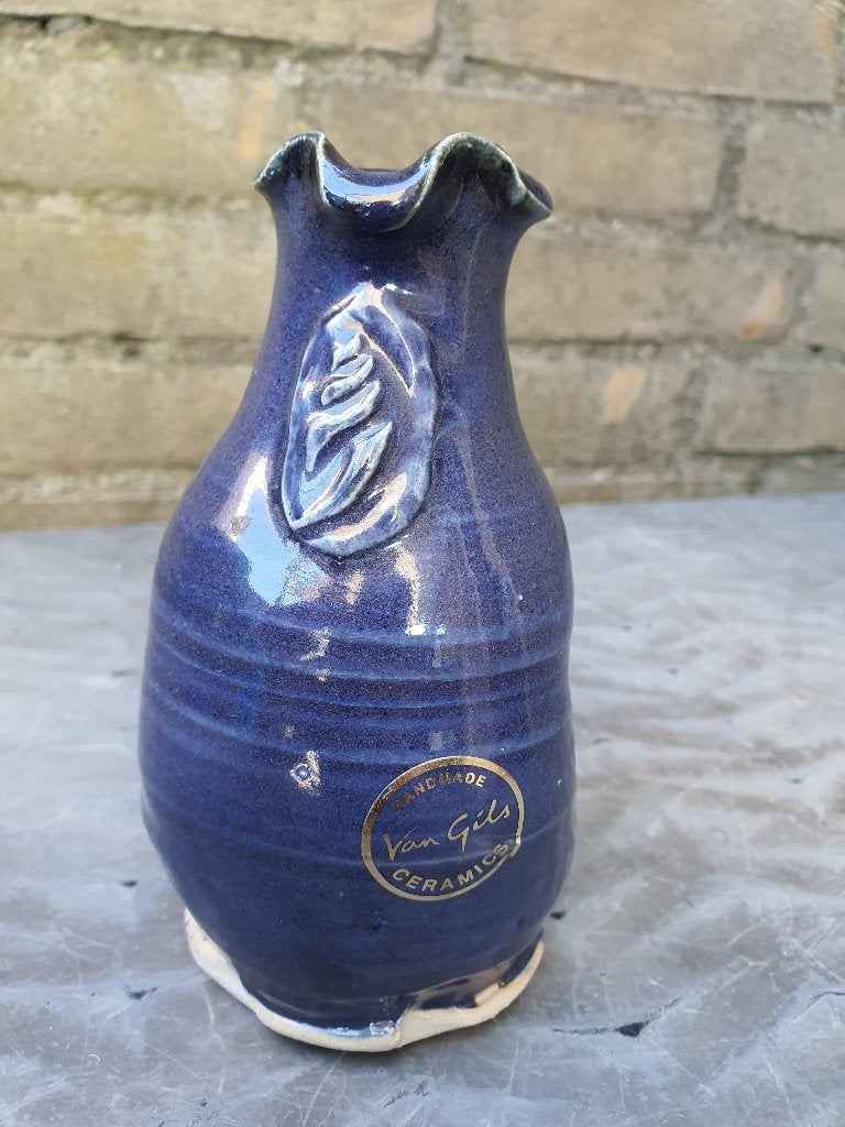 Handgemaakt Van Gils keramiek vaasje – blauw, Ophalen of Verzenden