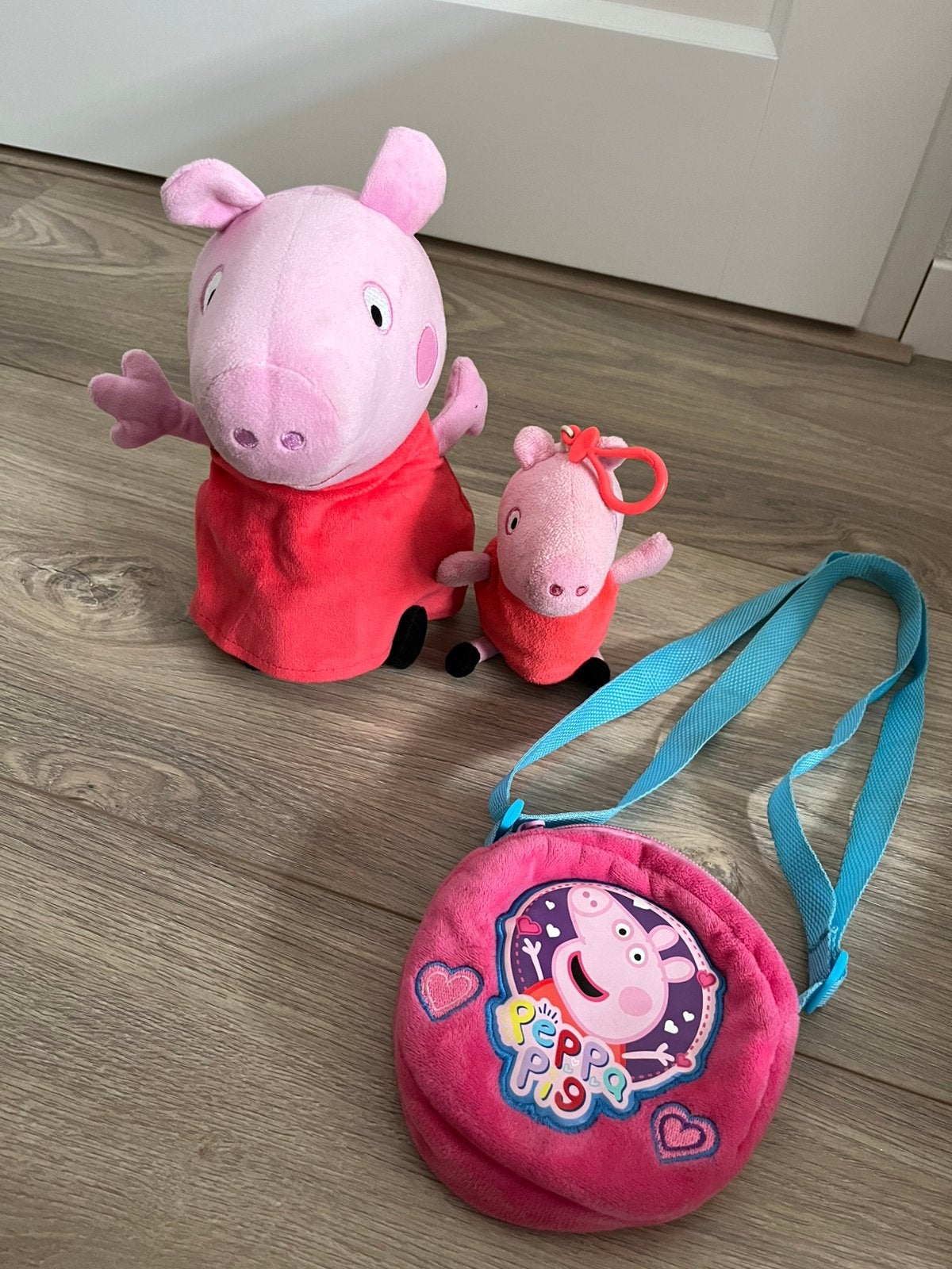Peppa big knuffels en schoudertasje, Ophalen of Verzenden, Zo goed als nieuw, Overige typen