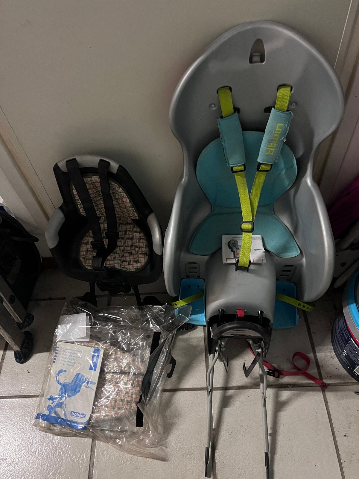 Fietsstoeltjes: Bobike Mini+ Voorzitje en B'Twin Achterzitje, Achterzitje, 9 t/m 18 kg, Ophalen of Verzenden, Gebruikt