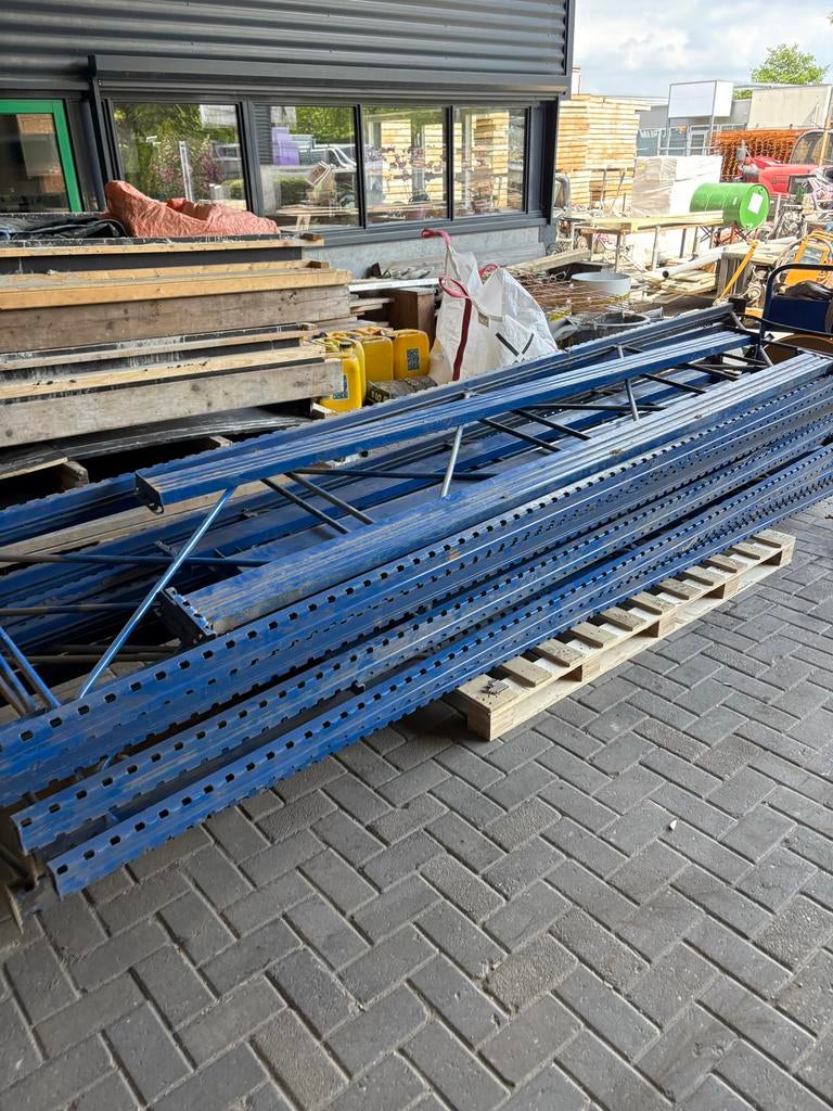 Palletstellingen, Ophalen
