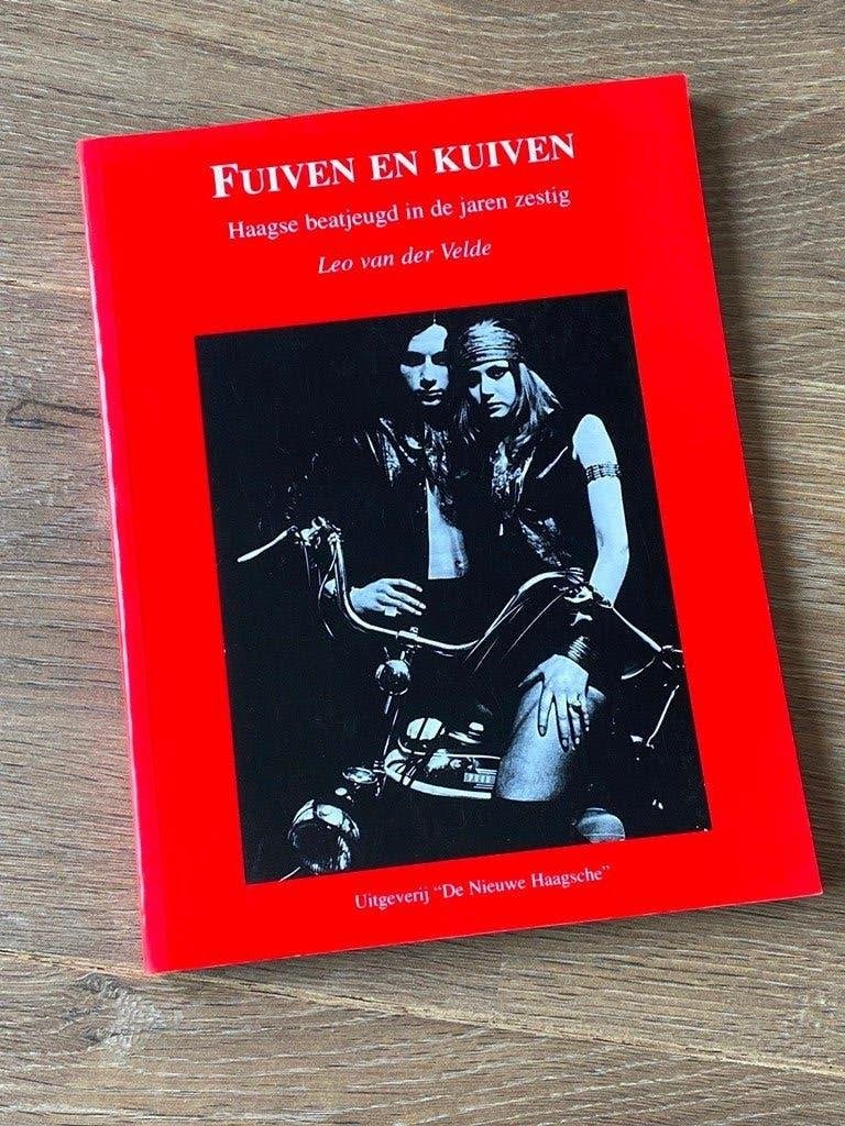 Fuiven en kuiven/Haagsche beatjeugd in de jaren 60/LvdVelde, Leo van der Velde, Ophalen of Verzenden, Zo goed als nieuw, Overige onderwerpen