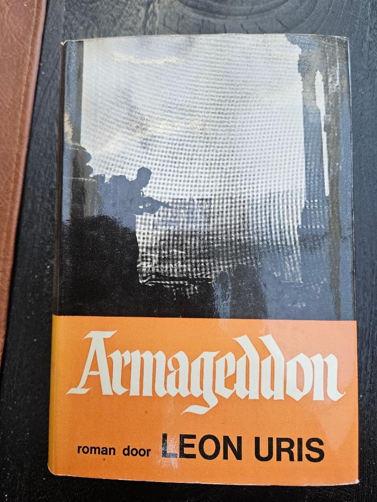 hardcovers Leon Uris, Boeken, Ophalen of Verzenden, Gelezen