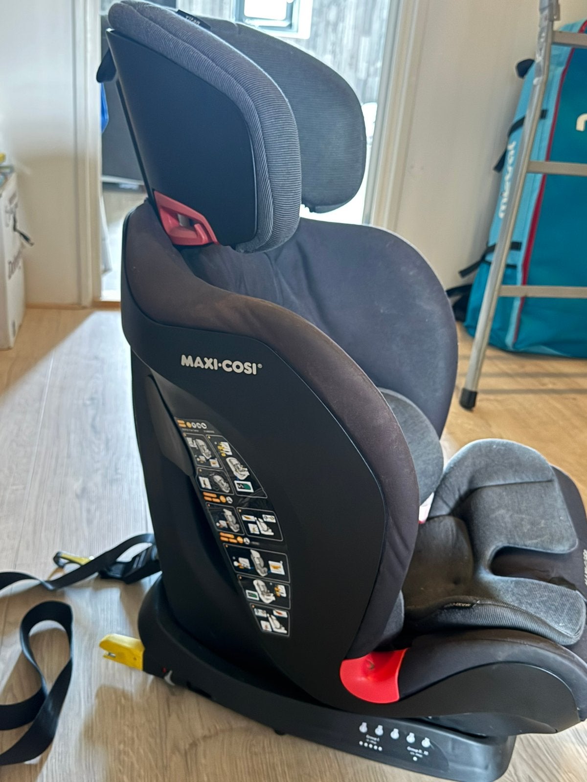 Maxi-cosi titan, Kinderen en Baby's, Autostoeltjes, Ophalen, Verstelbare rugleuning, Gebruikt, 9 t/m 36 kg
