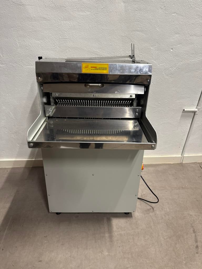 Professionele Broodsnijmachine - Perfect voor Bakkerijen, Zakelijke goederen, Horeca | Keukenapparatuur, Gebruikt, Ophalen of Verzenden