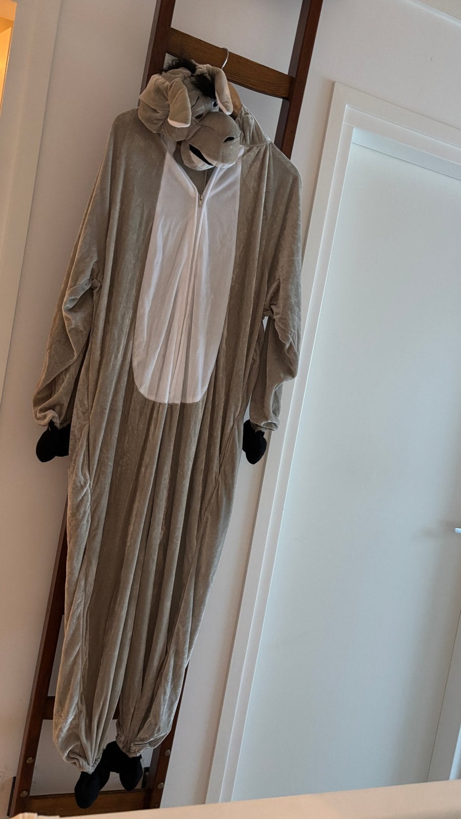 Ezels onesie - Carnaval/Verkleedfeest, Carnaval, Zo goed als nieuw, Kleding, Ophalen