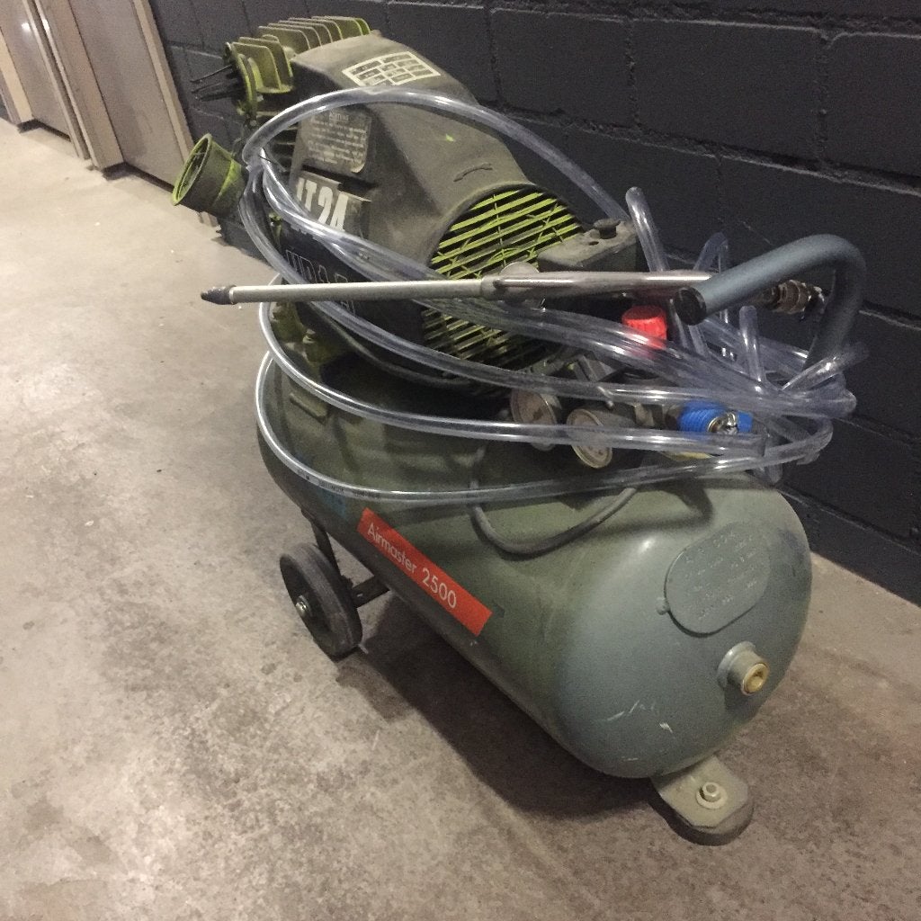 Krachtige compressor airmaster 250, 100 liter of meer, Ophalen, Zo goed als nieuw, Minder dan 200 liter/min