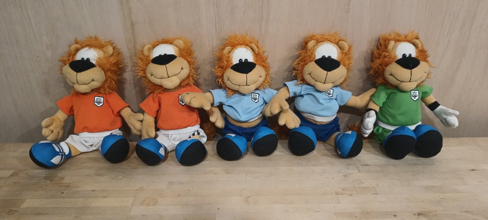 Oranje voetbal spullen: sjaal, shirt, pet en knuffels, Verzamelen, Ophalen of Verzenden