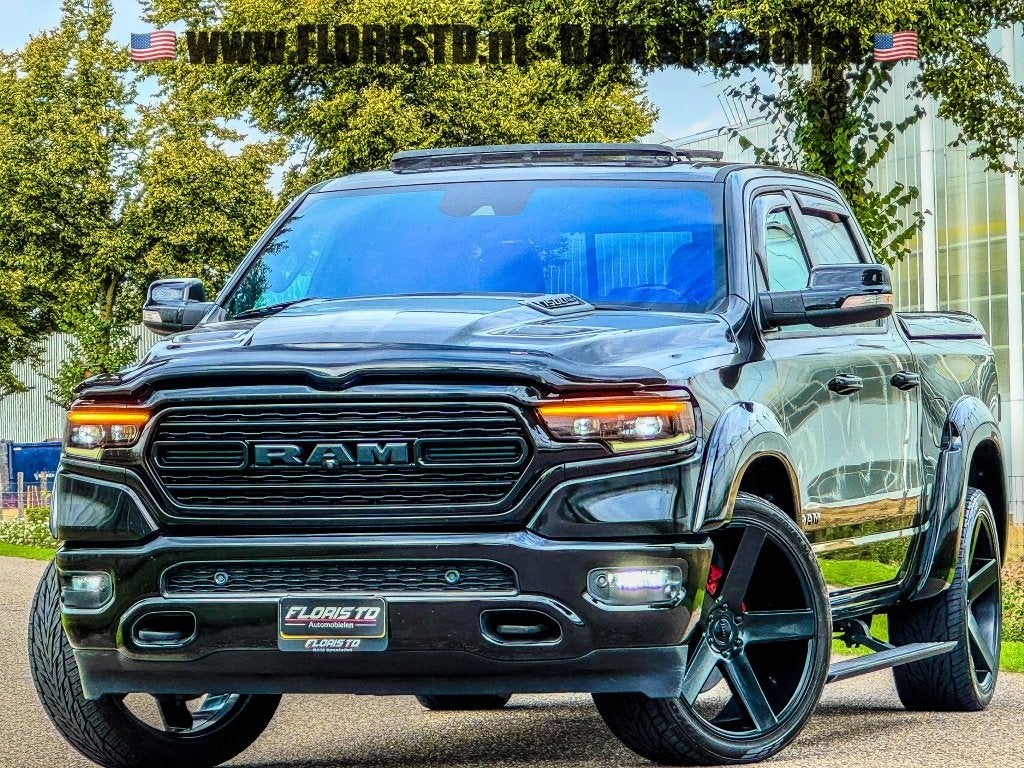 DODGE RAM 1500 5.7L HEMI V8*LIMITED*BOM VOL*24 INCH*WIDEBODY, Auto's, Automaat, Dealer onderhouden, Met garantie (alle), Zwart