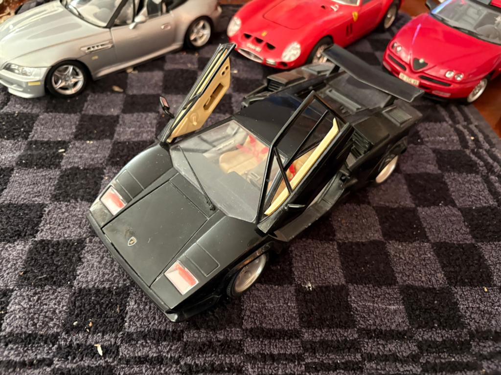 Lamborghini Countach.   1988.    Burago., Ophalen of Verzenden, Zo goed als nieuw, Bburago