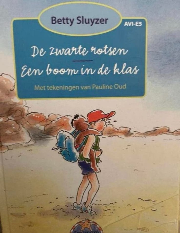DE ZWARTE ROTSEN EEN BOOM IN DE KLAS Betty Sluyzer AVI-E5, Boeken, Ophalen of Verzenden, Gelezen