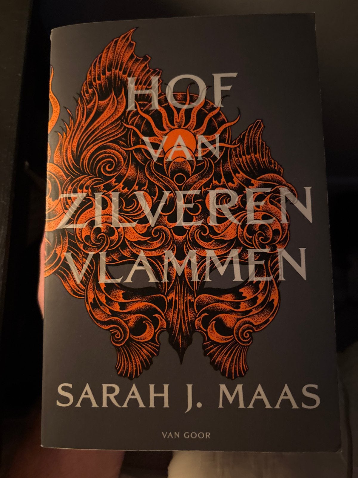 Hof van Zilveren Vlammen - Sarah J. Maas, Ophalen of Verzenden, Zo goed als nieuw