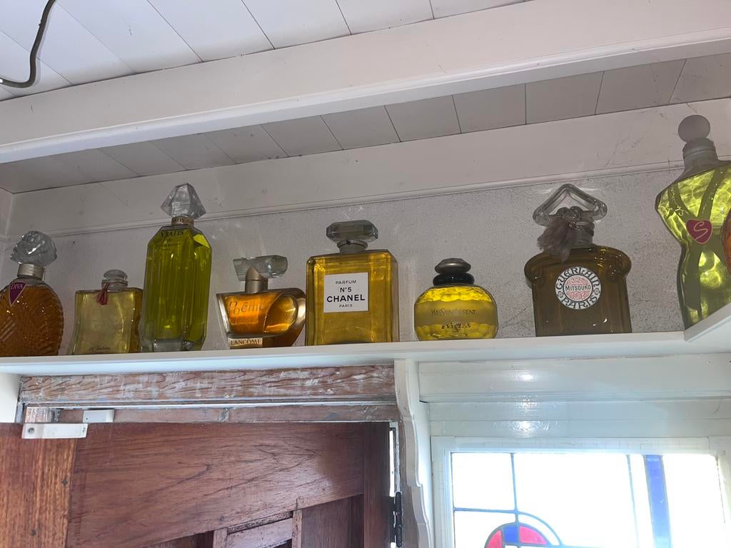 Grote collectie miniatuur parfumflesjes (verzameling), Ophalen, Zo goed als nieuw, Miniatuur