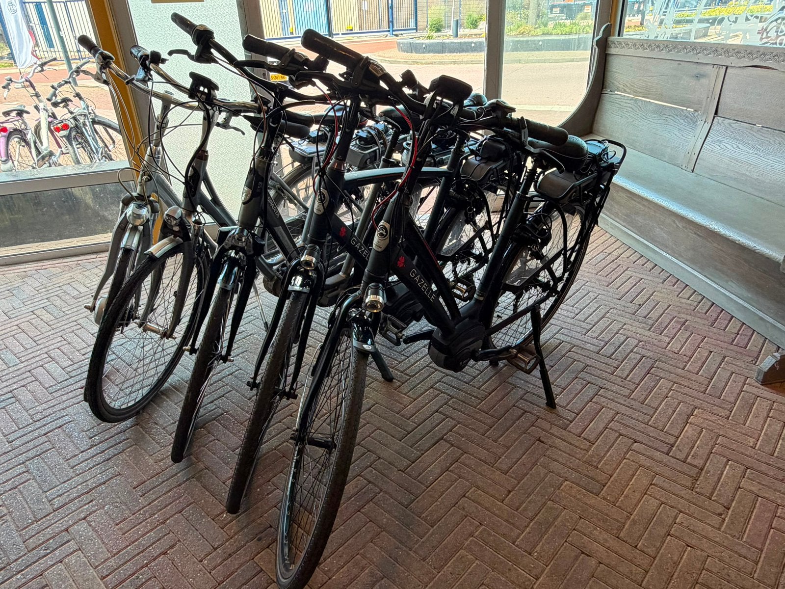 Partij elektrische fietsen boschmiddenmotor Gazelle’s, Fietsen en Brommers, Elektrische fietsen, Ophalen, Zo goed als nieuw, 50 km per accu of meer