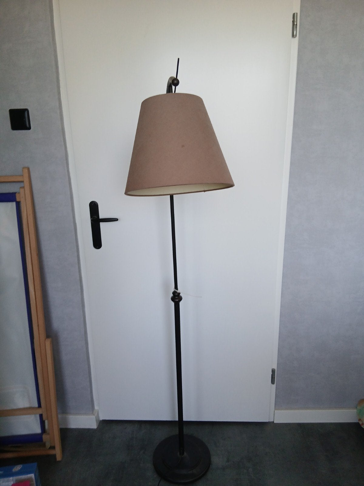 twee wandlampen en 1 vloerlamp., Ophalen, Gebruikt, E14 (klein), Metaal