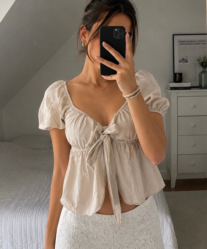 Meet me there - ribbon peplum top blouse beige met stipjes, Verzenden, Beige, Zo goed als nieuw, Korte mouw