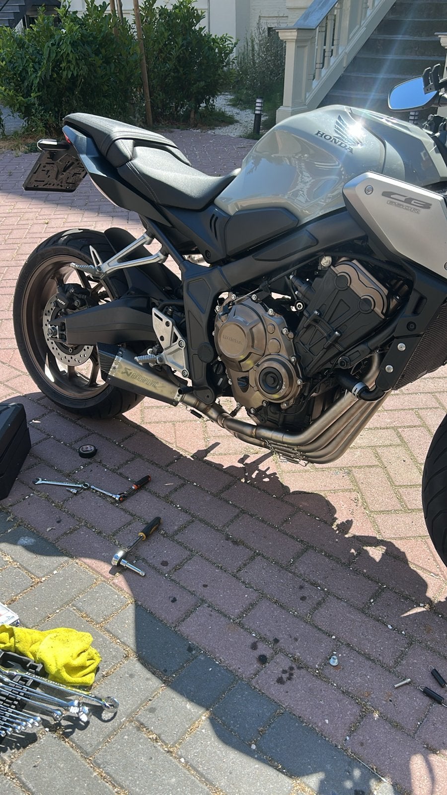 Akrapovic uitlaat voor Honda CB650R/CBR650R, Ophalen of Verzenden, Gebruikt