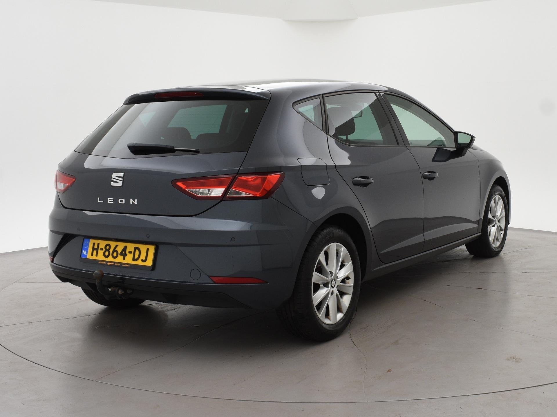 SEAT Leon 1.5 TSI STYLE ULTIMATE EDITION+ TREKHAAK | CARPLAY, Auto's, Stof, Euro 6, 4 cilinders, Leon