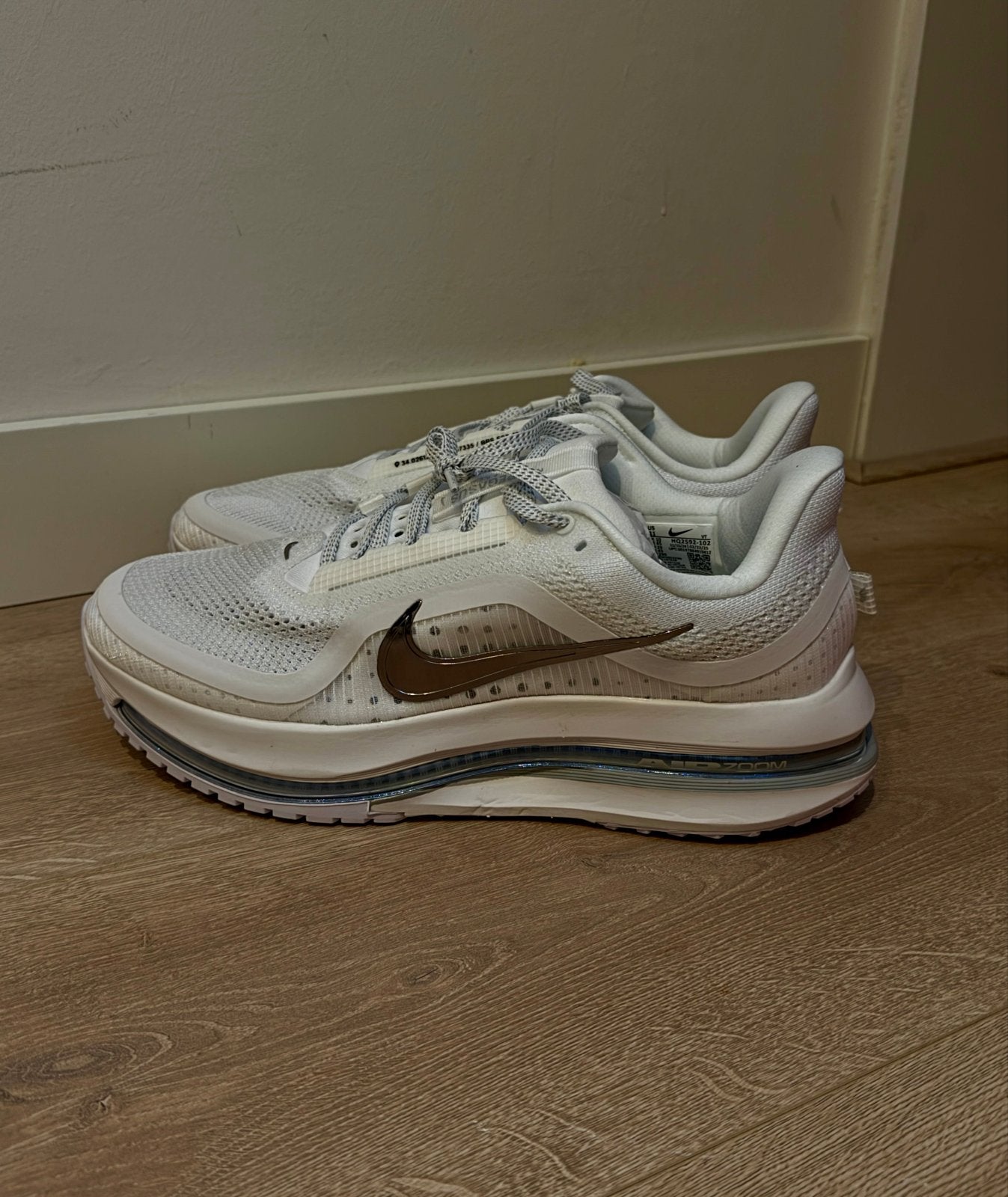 Nike Pegasus Premium - Maat 45, Verzenden, Wit, Nieuw, Sneakers of Gympen