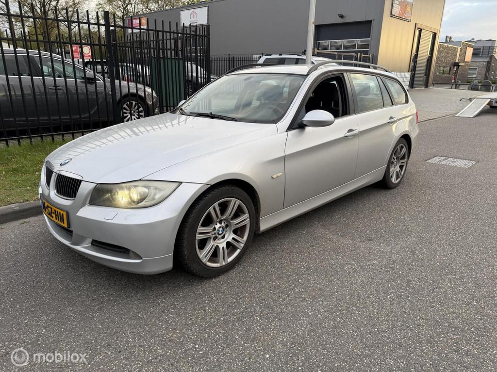 BMW 3-serie Touring 320i, Auto's, BMW, Achterwielaandrijving, 4 cilinders, 150 pk, 11 km/l
