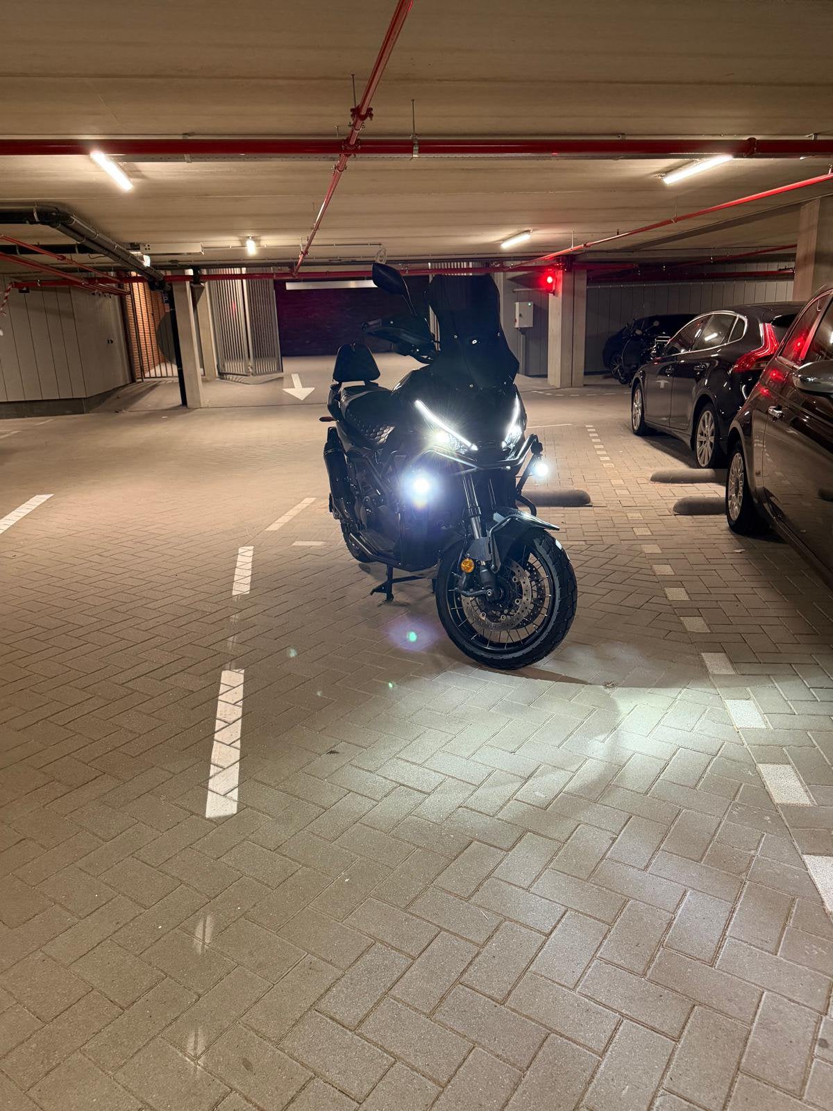 Honda xadv 2026 slechts 2300 km btw motor, Scooter, Particulier