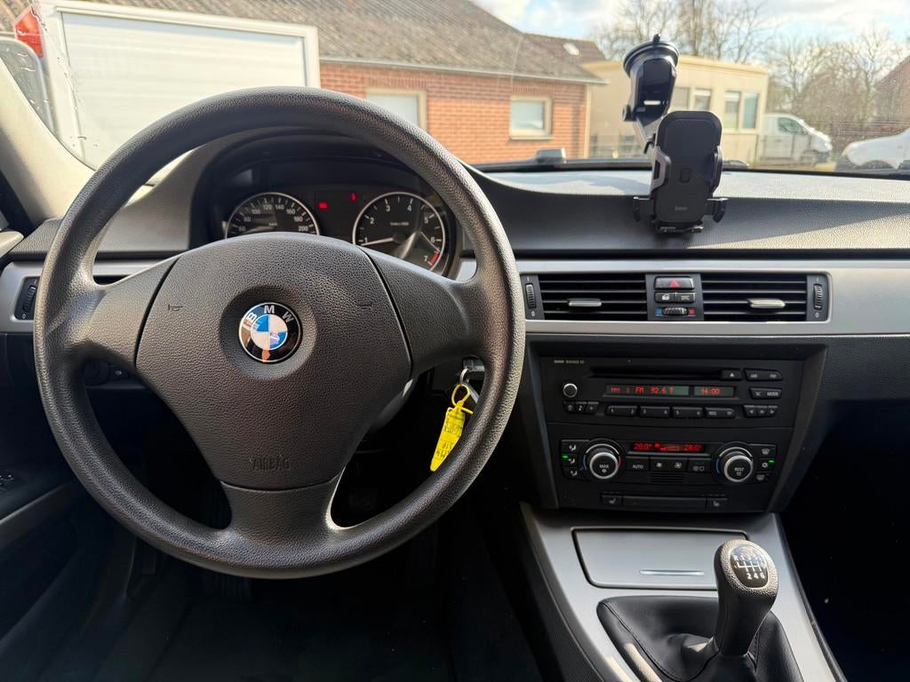 BMW 3-serie Touring 318i Pano climate controle stoelverwarmi, Auto's, 13 km/l, Achterwielaandrijving, 4 cilinders, 129 pk
