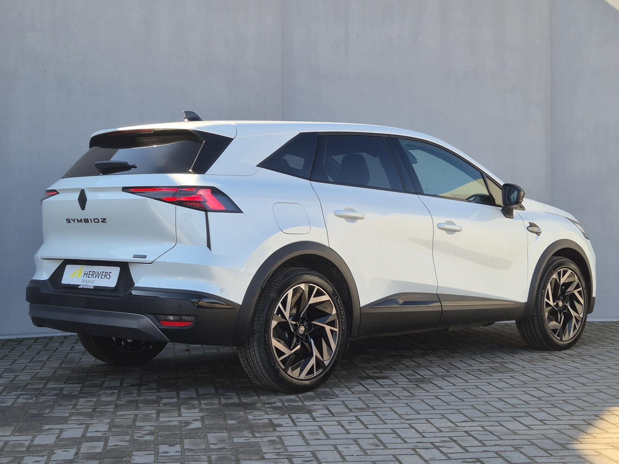 Renault Symbioz 1.6 E-Tech full hybrid 145 esprit Alpine / F, 745 kg, Parkeersensor, Gebruikt, Wit