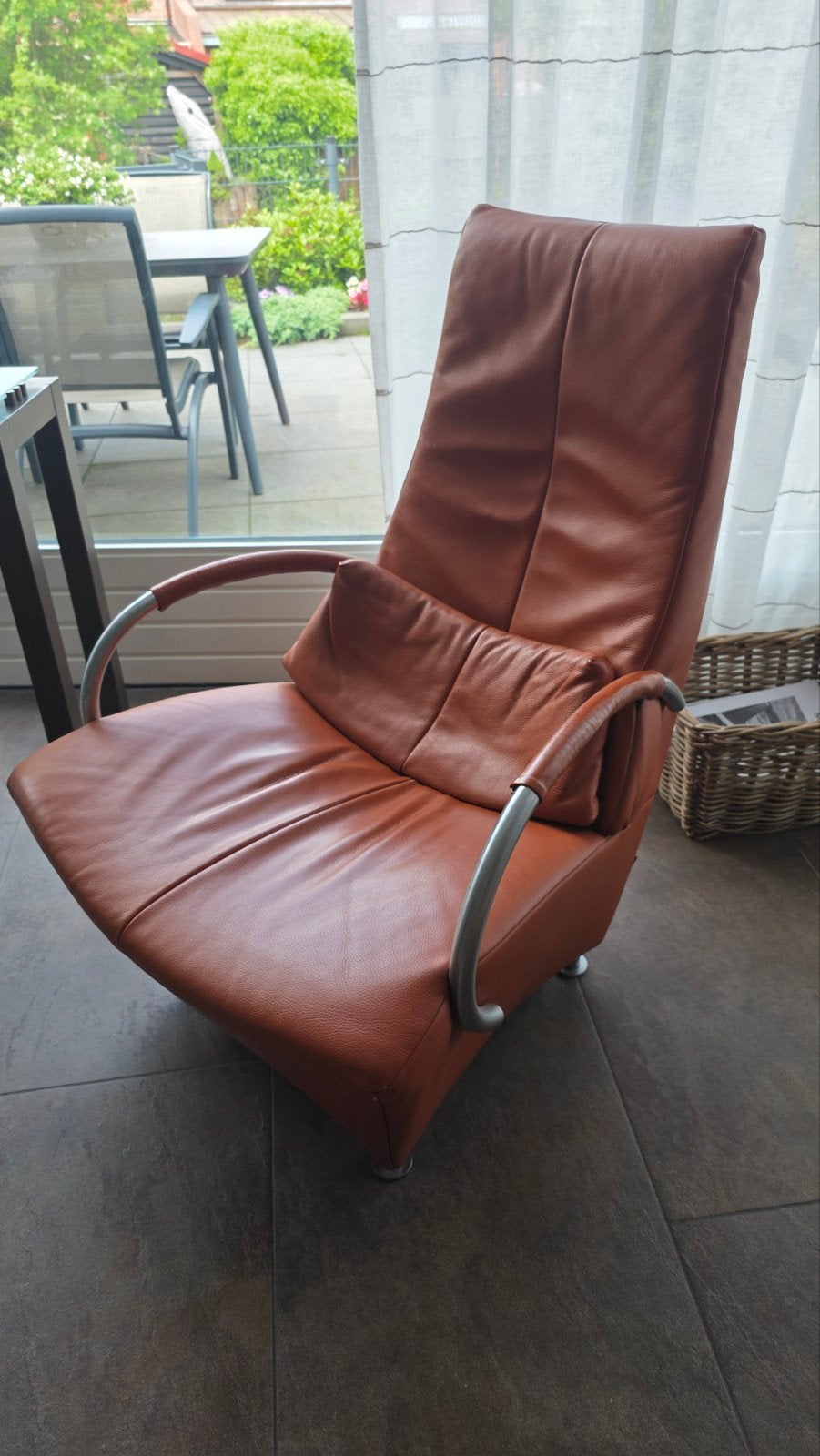 Lederen fauteuil kleur terra/oranje, Ophalen, Zo goed als nieuw, 50 tot 75 cm, Leer