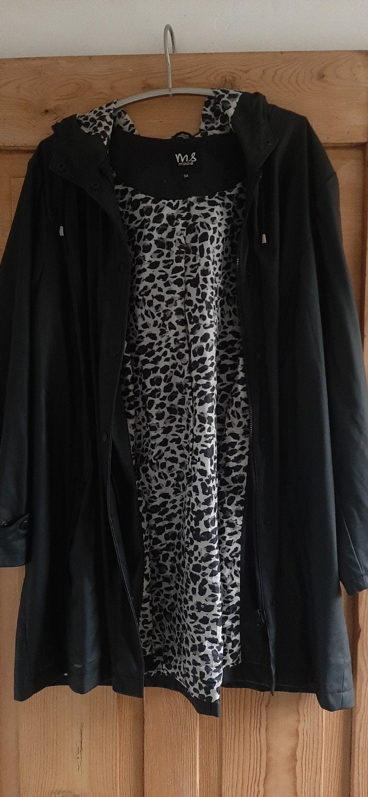 Zwarte regenjas met luipaardprint voering, maat 54, Zwart, Maat 46/48 (XL) of groter, Ophalen of Verzenden, Zo goed als nieuw