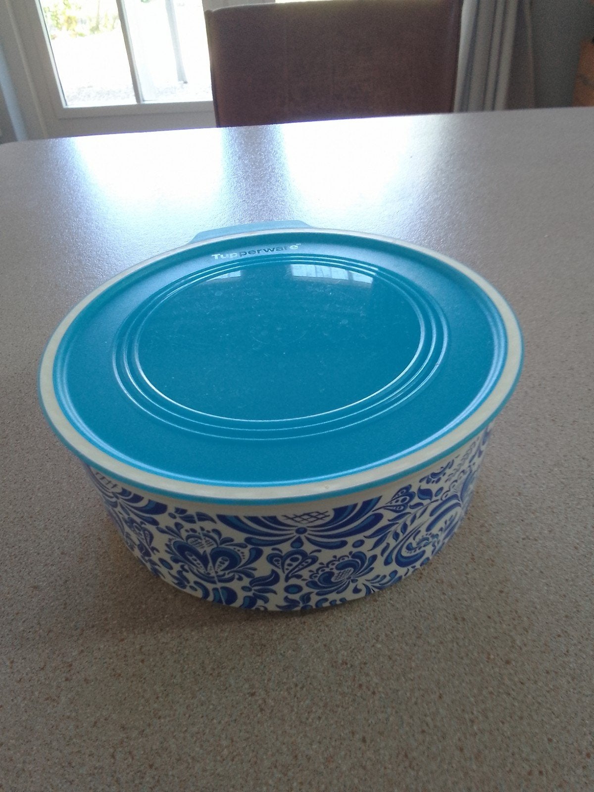 Tupperware koek doos 7 hoog 19 diameter met deksel, Huis en Inrichting, Keuken | Tupperware, Ophalen of Verzenden