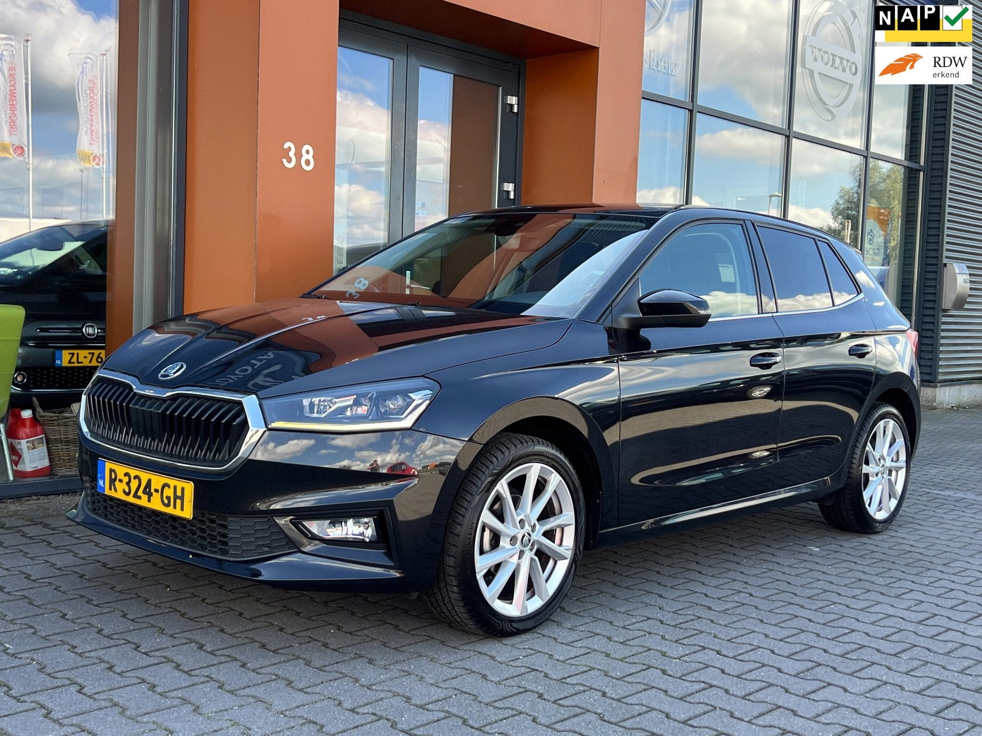 Skoda Fabia 1.0TSI|Virtual dash|Cruise|LED|PDC|PANO|Carplay, Dealer onderhouden, 1071 kg, Euro 6, Origineel Nederlands