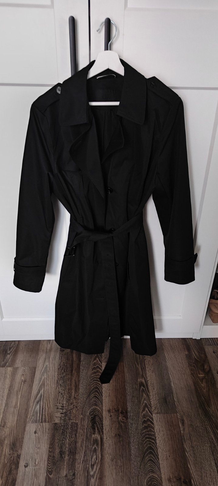 Zwarte trenchcoat, maat 44 van C&A, Zwart, Maat 42/44 (L), Ophalen of Verzenden, Zo goed als nieuw